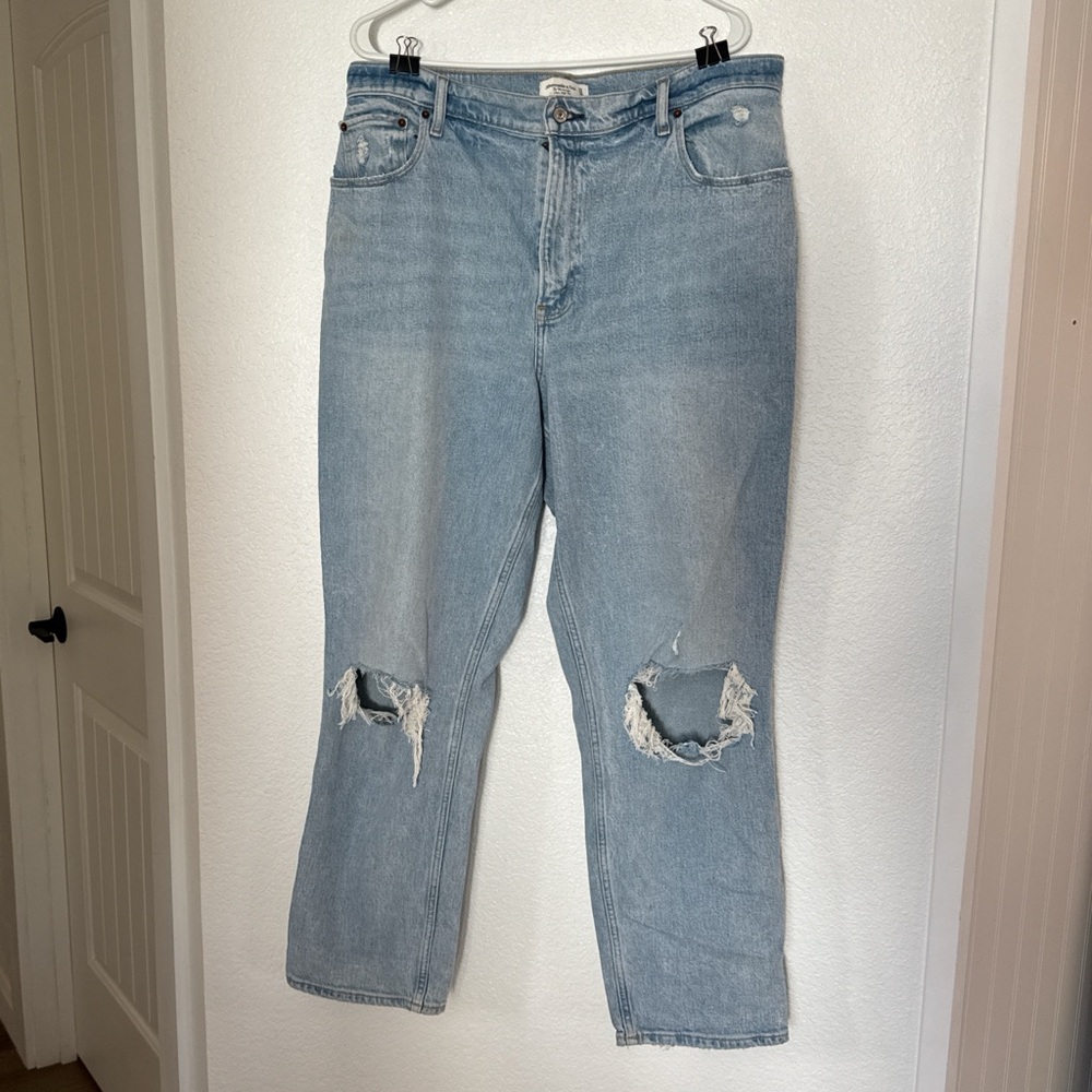 Abercrombie & Fitch curve love, 90 straight ultra high-rise.